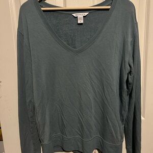 Athleta Women's Long Sleeve V-Neck Top (M)